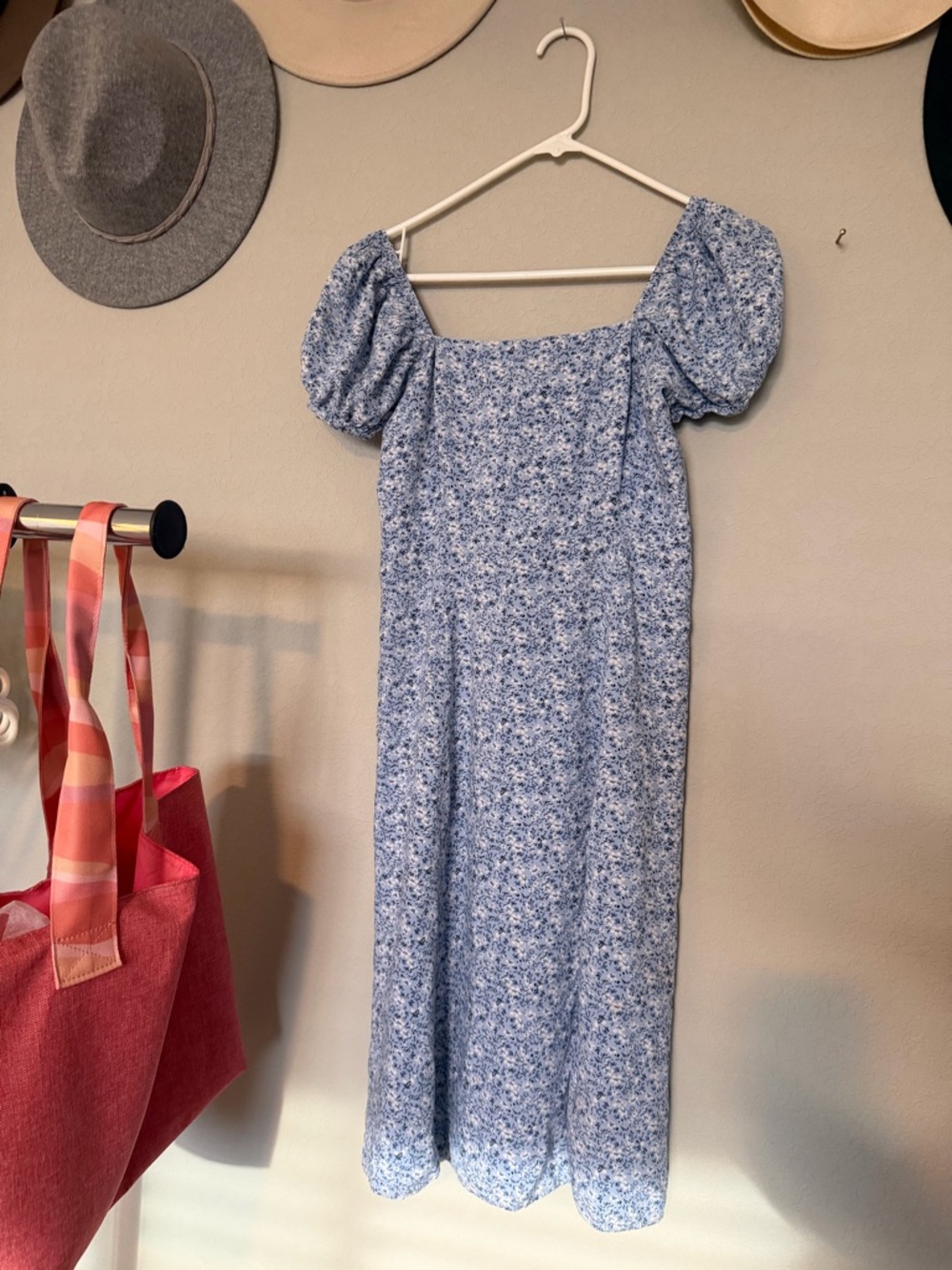 Francesca's Collections Blue Floral Puff-Sleeve Midi Dress